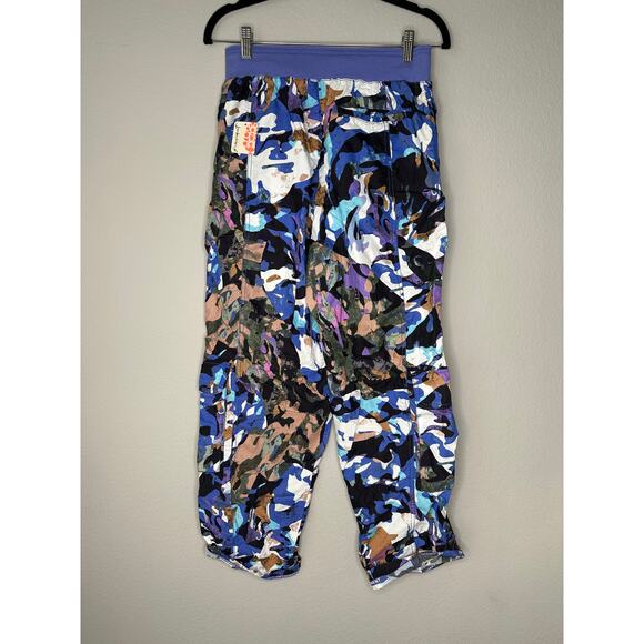 FREE PEOPLE Camo Print Lightweight Cargo Wide Leg Relaxed Fit Pants Size Small - Picture 5 of 8